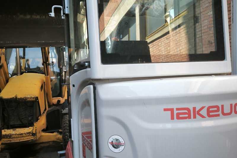 OmecoHub - Immagine TAKEUCHI TB335R